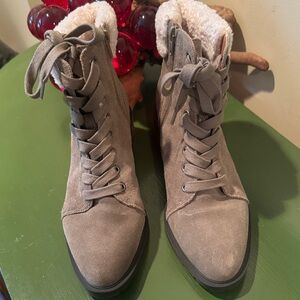 Lucky Brand NWT grey boots